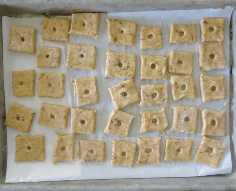 Laureen's Cheddar Stout Pastry Crust or Valerie's Cocktail Crackers